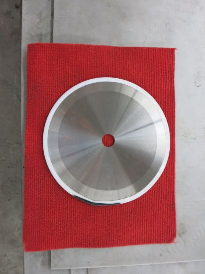Couteau à découper circulaire avec bord droit lisse