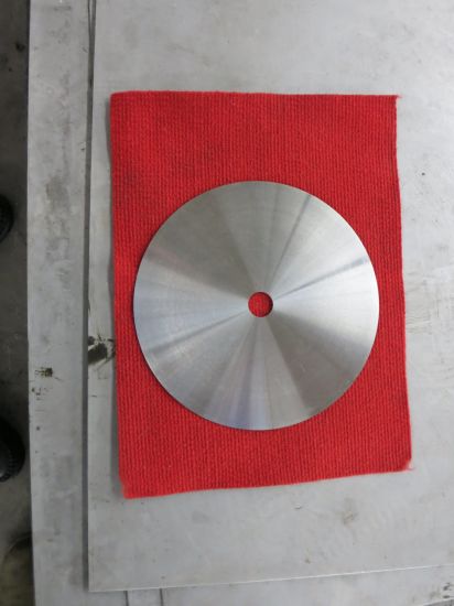 "Outil de coupe de scie à bûche pour la fabrication de papier"
